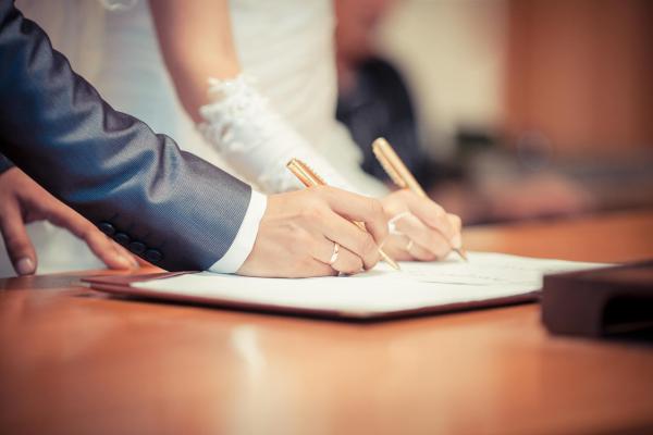 Heiratsurkunde übersetzen - Beglaubigte Übersetzungen