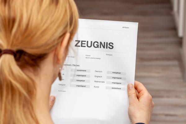 Zeugnisse übersetzen - Beglaubigte Übersetzungen